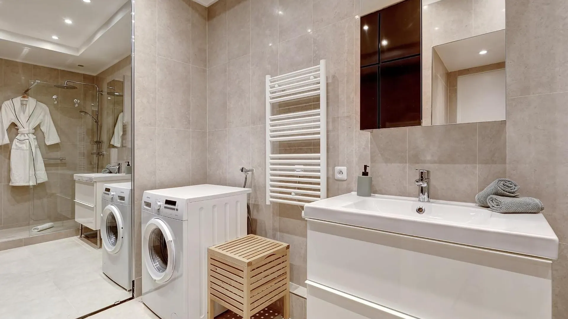 Apartment Eiffel Tower - 1Br With Balcony - Cityapartmentstay Paris