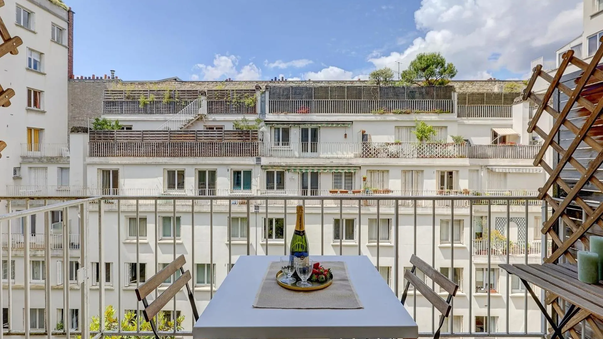 Apartment Eiffel Tower - 1Br With Balcony - Cityapartmentstay Paris